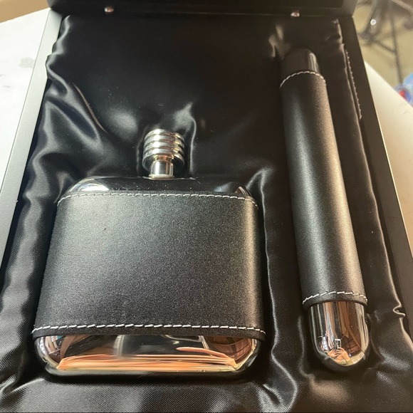 Other - Cigar holder with flask